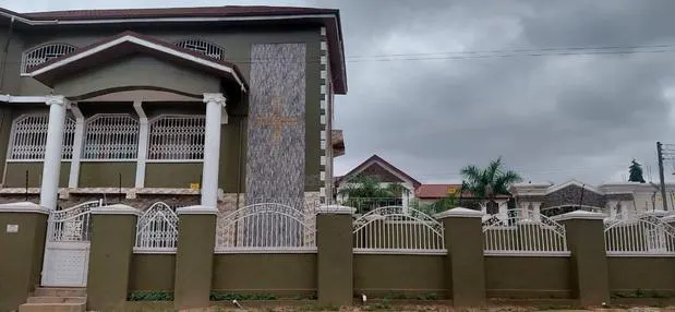10bdrm House in Eddy Properties, Kumasi Metropolitan for sale · Photo 1