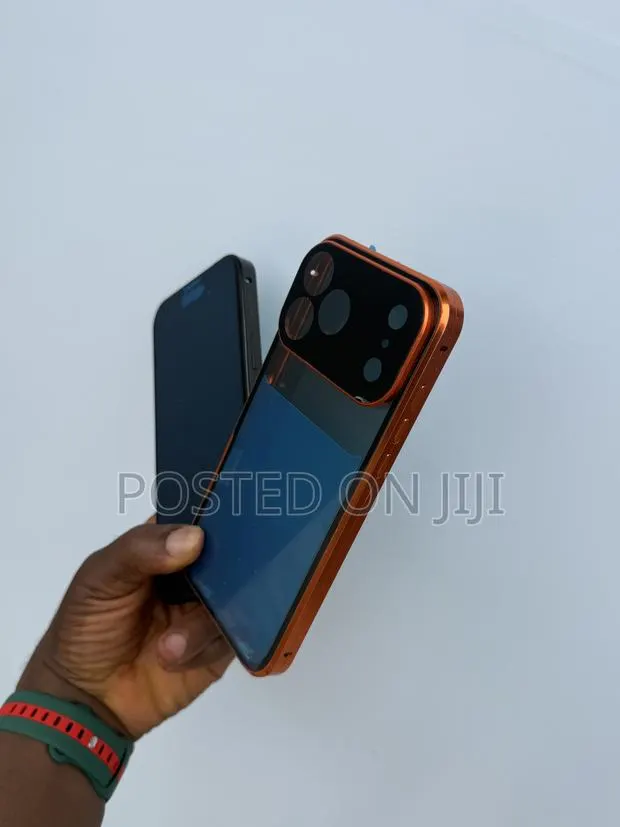 iPhone 17 Pro Max 360 Case · Photo 1