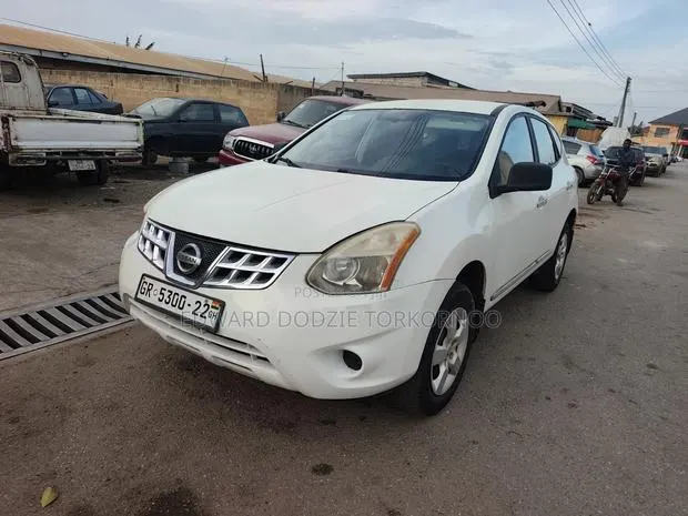 Nissan Rogue 2012 White · Photo 1