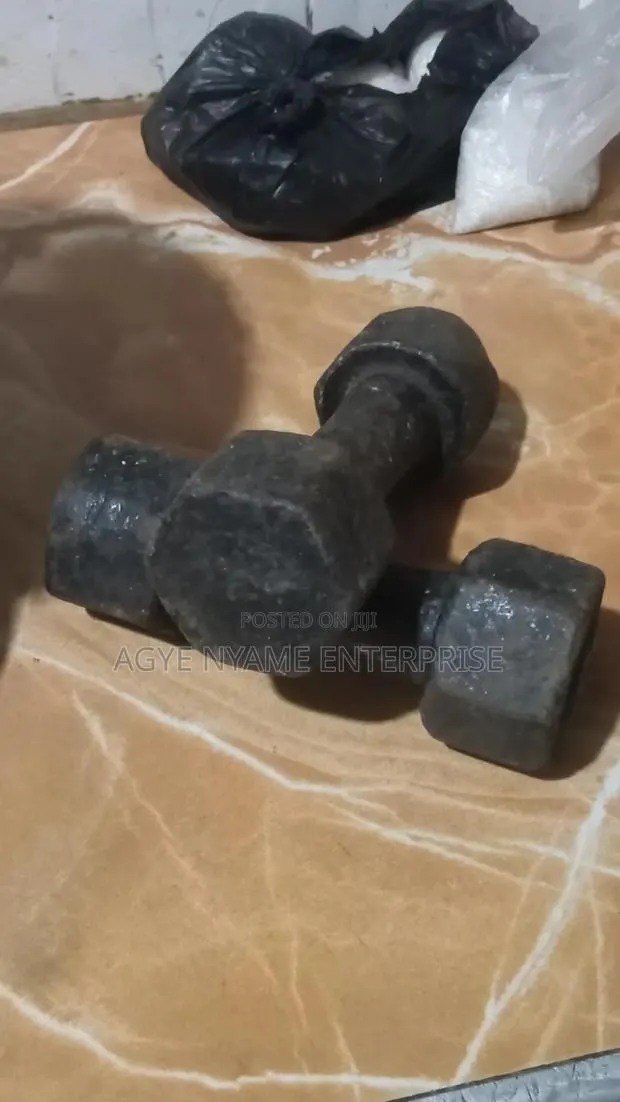 4kg Dumbells · Photo 1