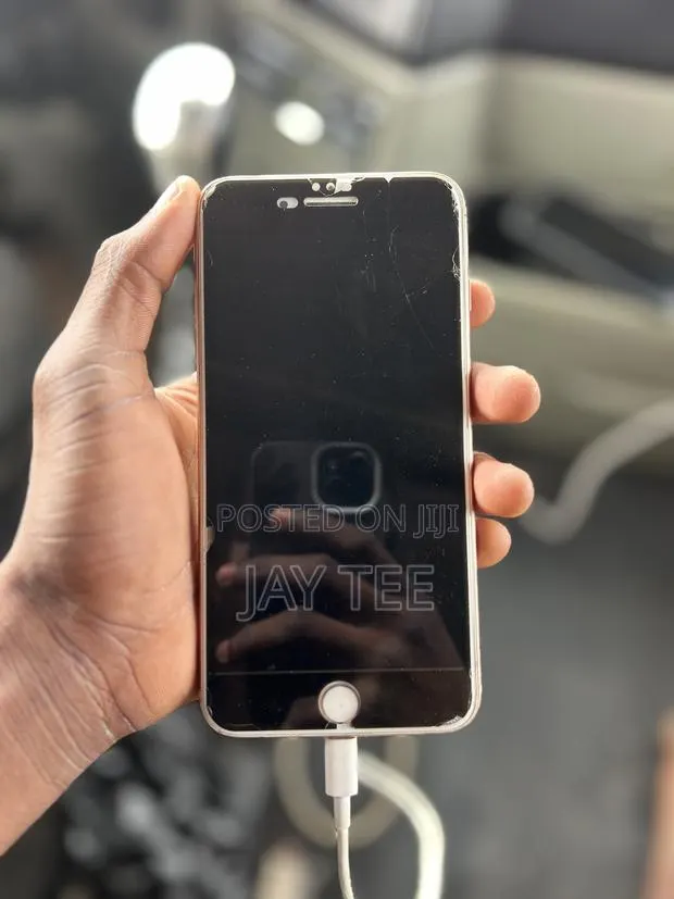 Apple iPhone 8 Plus 64 GB Rose Gold · Photo 1
