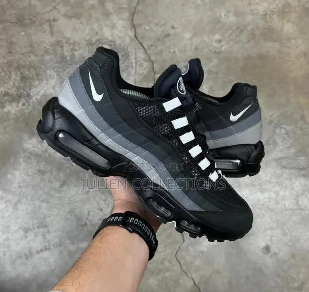 Nike Air Max 95 Grey Black · Photo 1
