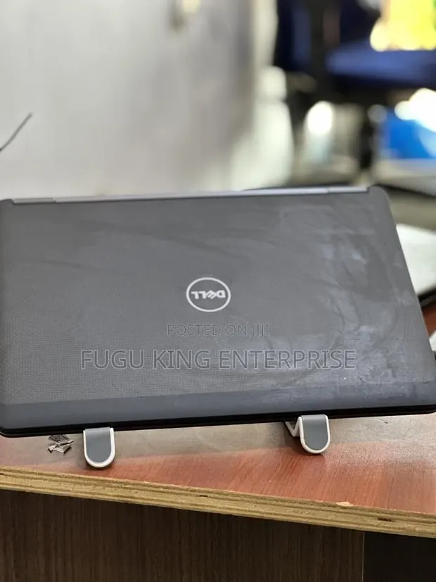 Laptop Dell Latitude E7450 8GB Intel Core I7 SSD 256GB · Photo 1
