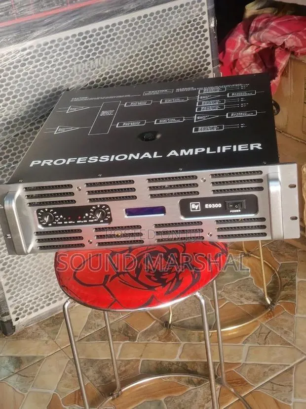 Ev 9300 Bass Amplifier · Photo 1