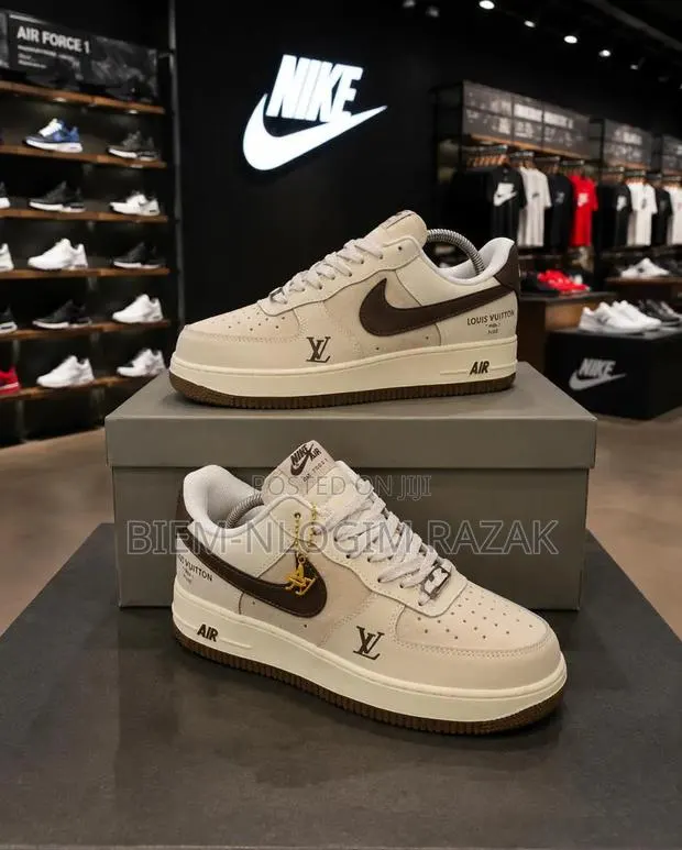 High Quality Luis Vuitton, Nike Air Force Available in Stock · Photo 1