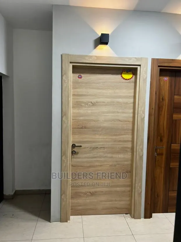 Heavy Wooden Fort Doors With Achitrave+Frame+All Accessories · Photo 1