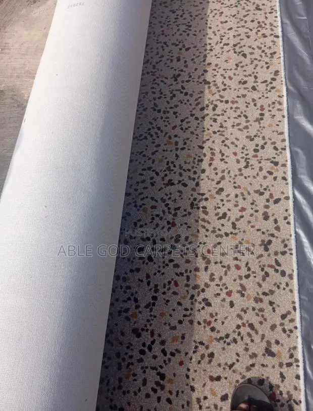 Heavy and Soft Brown Woolen Carpets With Designs · Photo 1