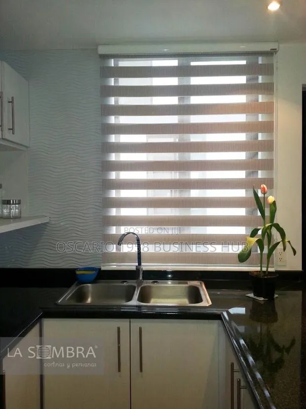 High Grade Quality Window Curtain Blinds · Photo 1
