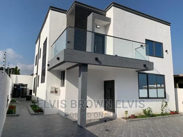 4bdrm House in Botwe Lakesid for sale · Photo 1