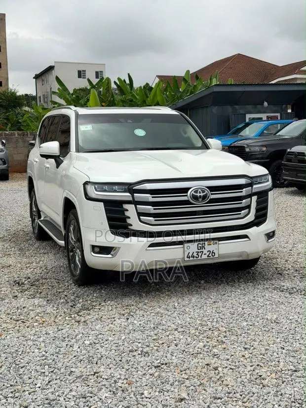 Toyota Land Cruiser 2024 White · Photo 1