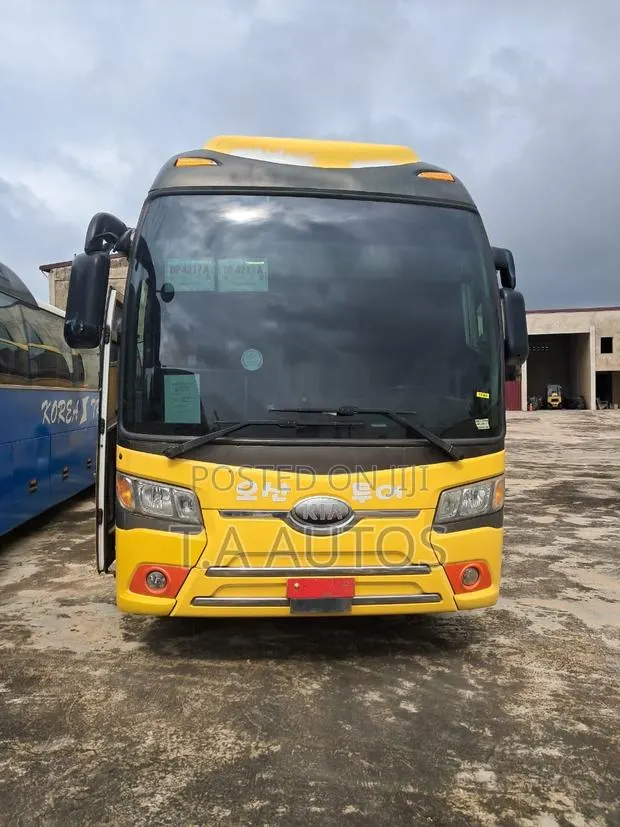 Kia Granbird 2013 Yellow · Photo 1
