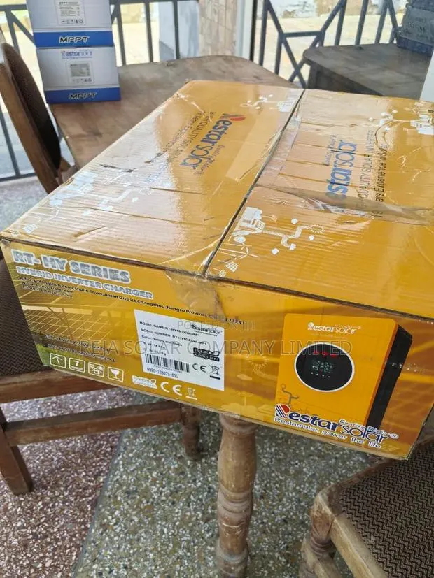 10.2kw Hybrid Inverter · Photo 3