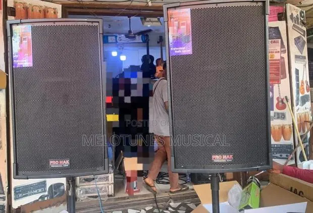 Pro-Nak Half Range Speakers · Photo 1