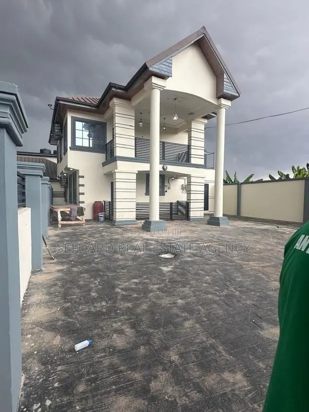 5bdrm Duplex in Sefdard Properties, Pokuase for rent · Photo 1