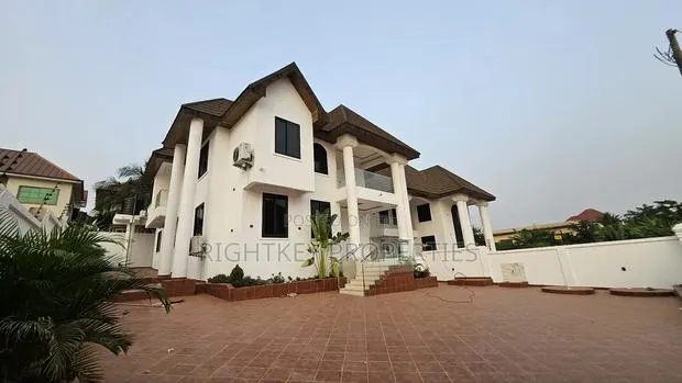 5bdrm Mansion in Rightkey, Kumasi Metropolitan for sale · Photo 1