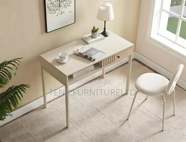 Desk (Off White Metal Legs) · Photo 1