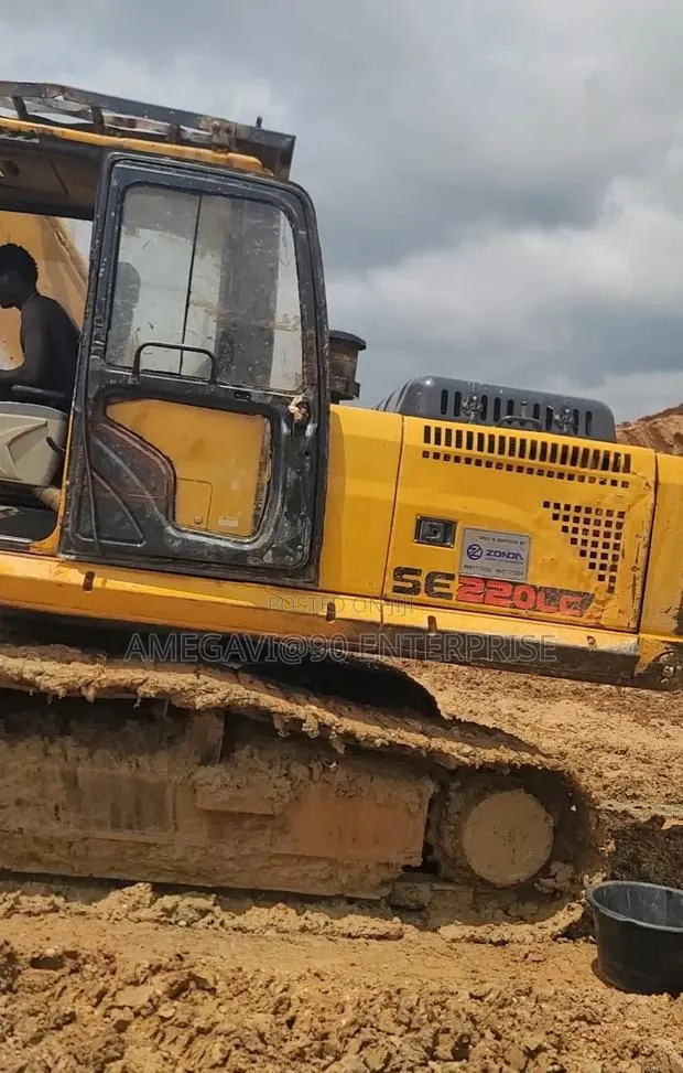 Excavator SHANTUI 220 · Photo 1