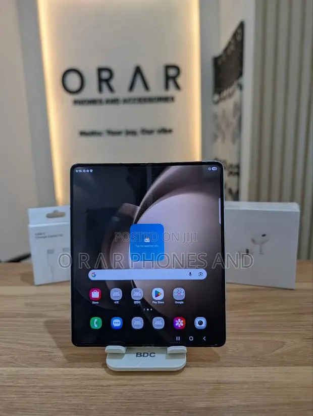 Samsung Galaxy Z Fold 5 256 GB Gold · Photo 1