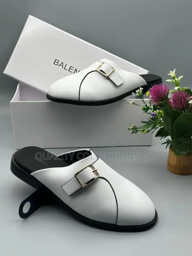 Balenciaga White Half Shoe · Photo 1