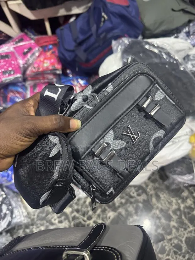 Premium Quality Mini LV Sidebag With Mini Purse Thick Texture Bag. · Photo 1