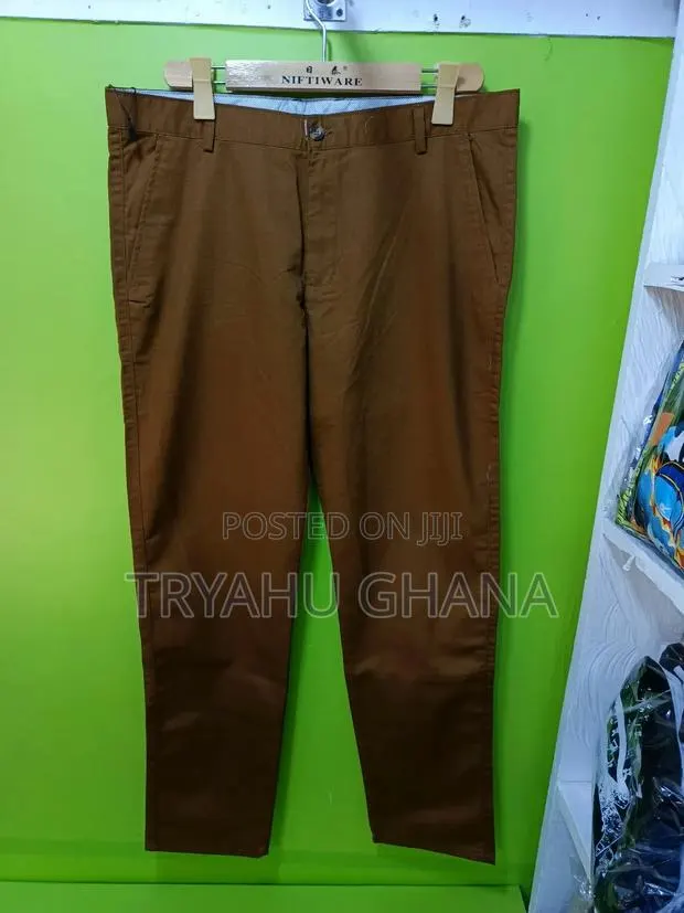 Zara Brown Khaki Trousers All-day Wear · Photo 1