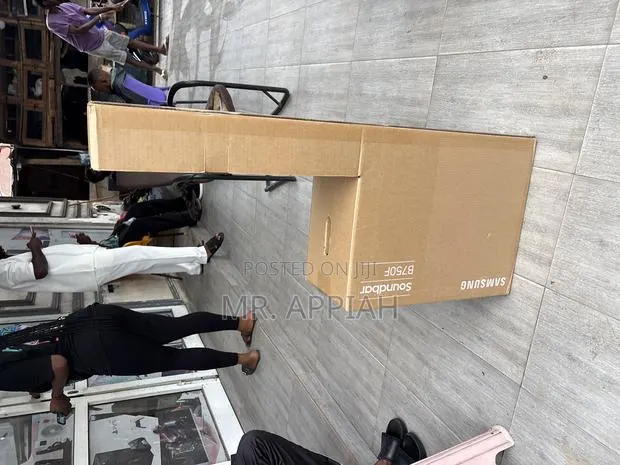 Authentic Samsung B450f 300watt Bluetooth Sound Bar(2.1ch) · Photo 1