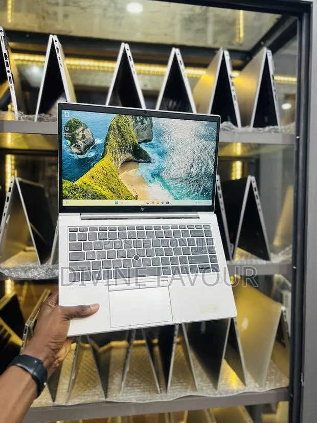 Laptop HP EliteBook 845 G8 16GB AMD Ryzen 5 SSD 256GB · Photo 1