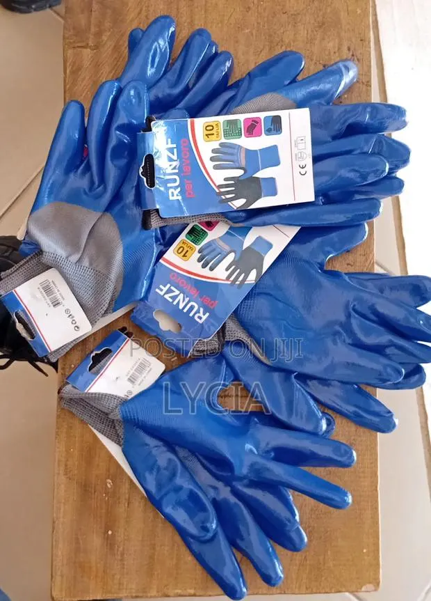 Hand Gloves · Photo 1