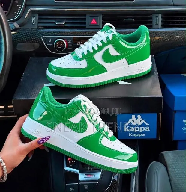 Nike Air Force Mirror Green and White · Photo 1