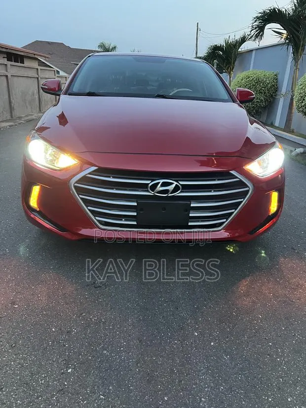Hyundai Elantra 2017 Red · Photo 1