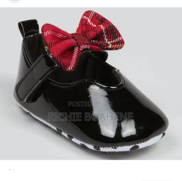Baby Girl Shoe. 0 to 3 Months · Photo 1