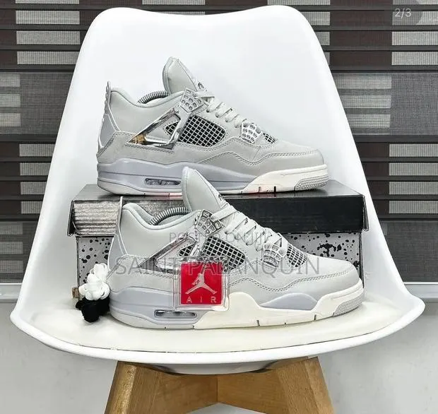 Nike Air Jordan 4 · Photo 1