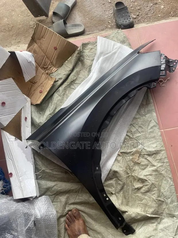 Honda Cr-v 23 Fender · Photo 1