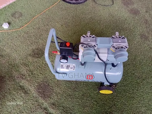 30L Free Air Compressor – Compact Industrial Compressor30L · Photo 1