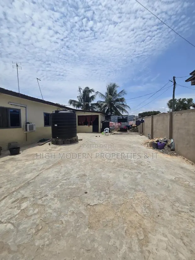 3bdrm House in Foward, Teshie for sale · Photo 1