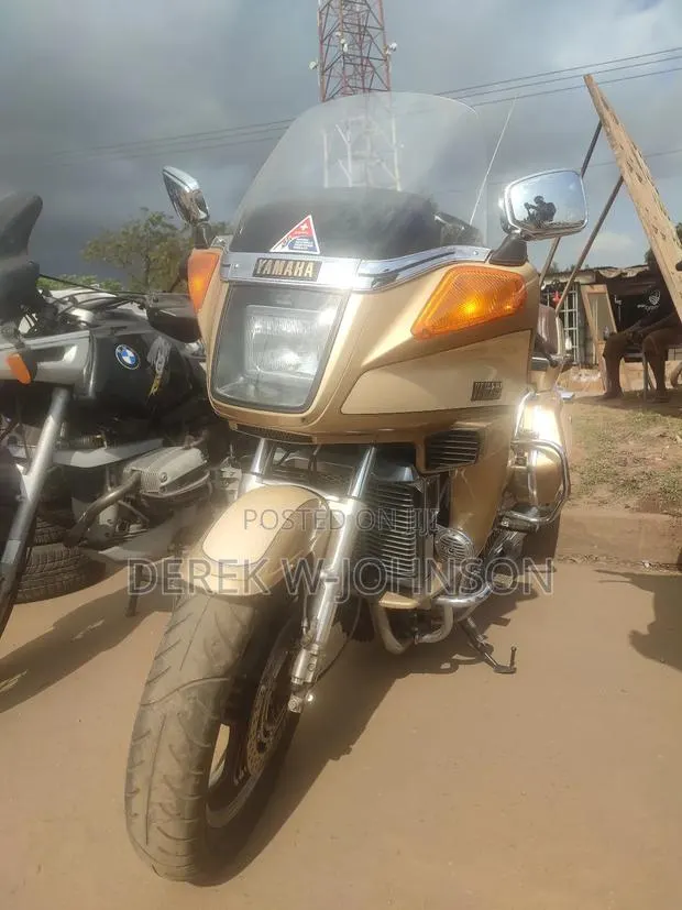 Yamaha 1983 Gold
