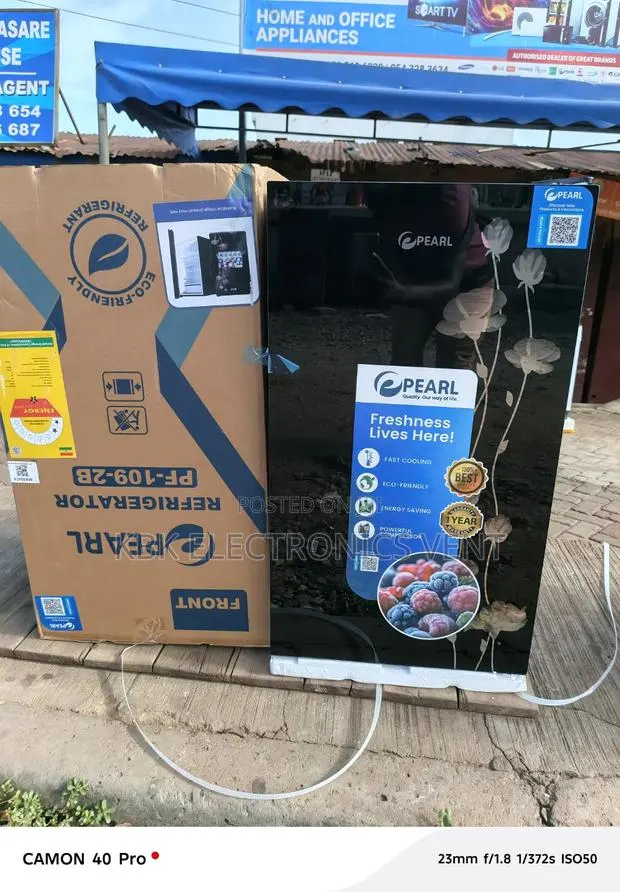 Pearl 80liter Table Top Single Door Fridge Black · Photo 1