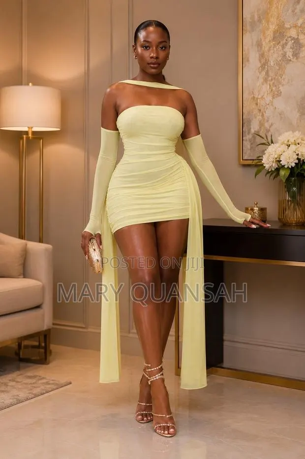 Yellow Dress · Photo 1
