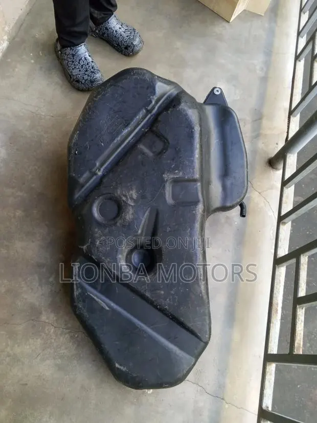 Honda CR-V 2023 Fuel Tank · Photo 1