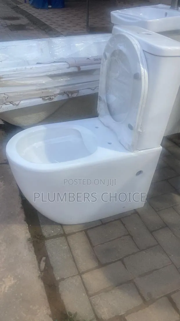 2009 Water Closet · Photo 1