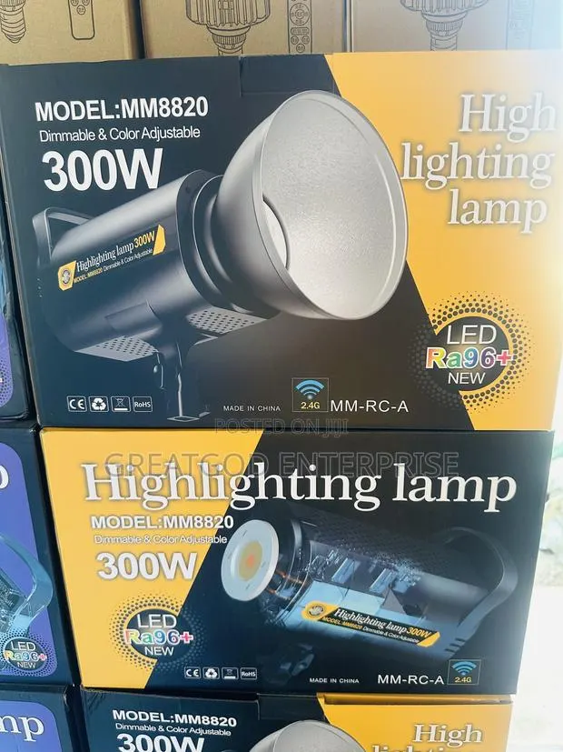 MM8820 300W Dimmable Color Adjustable LED Highlighting Lamp · Photo 1