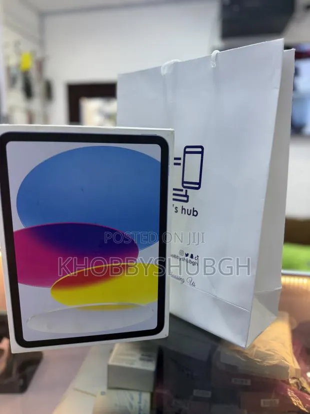 New Apple iPad (2025) 128 GB Pink · Photo 1