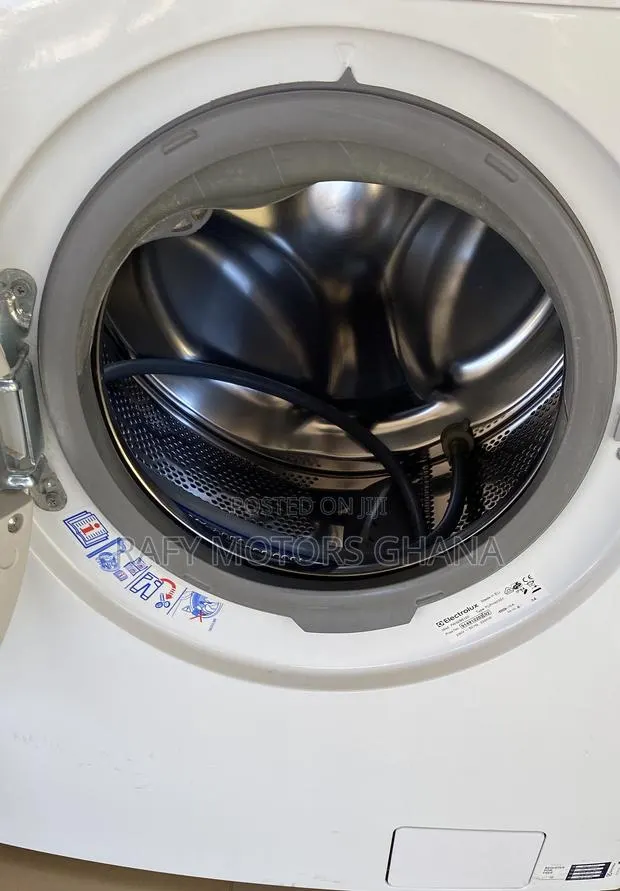 Electrolux Front Loader Washing Machine 6kg · Photo 1