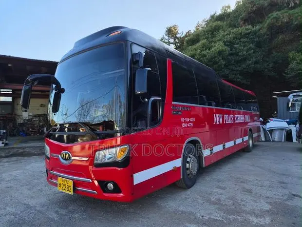 Bus 2014 Red · Photo 1