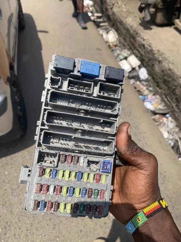 Honda Fuse Box · Photo 1