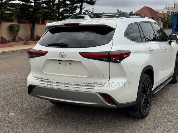 Toyota Highlander Platinum 2022 White · Photo 1