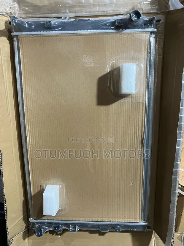 Honda Civic 2016 2017 2018 2019-2022 Radiator (Water Tank) · Photo 1