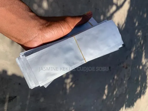 Flat Matte Aluminium Pouch · Photo 1