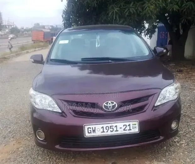 Toyota Corolla LE 4dr Sedan (1.8L 4cyl 4A) 2012 Brown · Photo 1