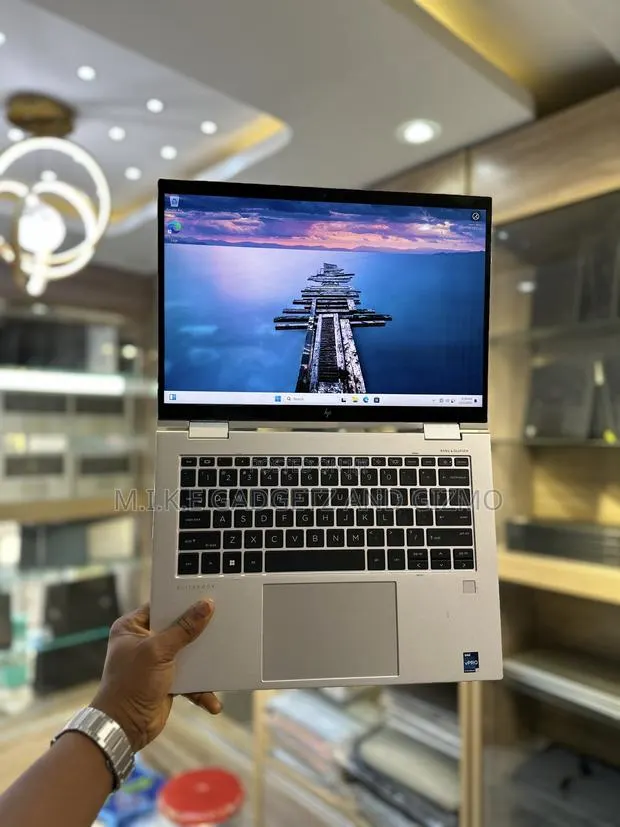 Laptop HP EliteBook x360 1040 G10 32GB Intel Core i7 SSD 512GB · Photo 1